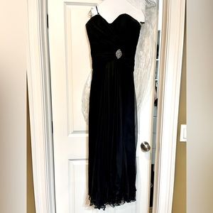 Badgley Mischka black strapless gown dress size 4